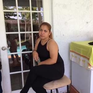 Meet your Posher, Dalia antonia